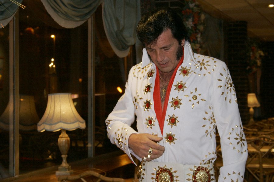 Paul Richie resplendent in jumpsuit Blackpool contest 2005