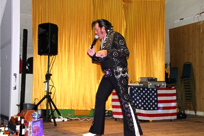 Paul Richie performing at Mcmillan nurses charity do