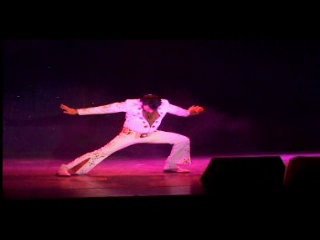 Paul Richie closes his live version of supsicious minds